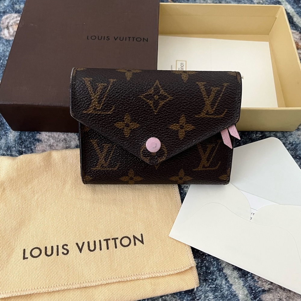Louis Vuitton Rose Ballerine Victorine Wallet